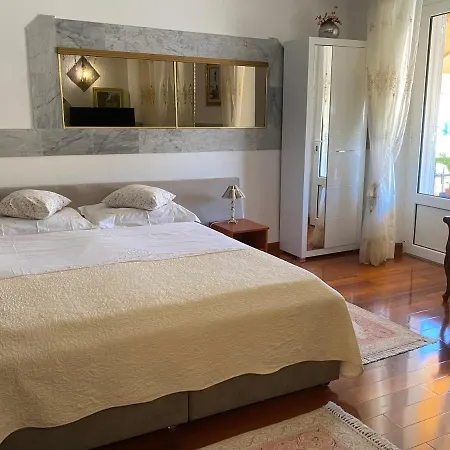 Naya * מאלי לוסיניי