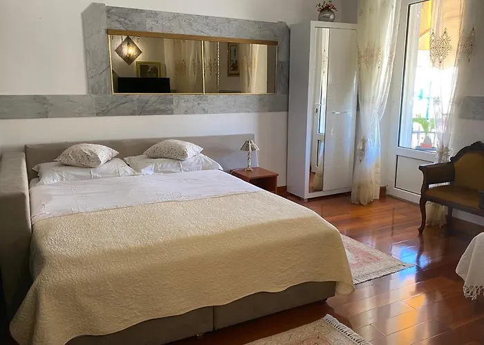 Naya * מאלי לוסיניי