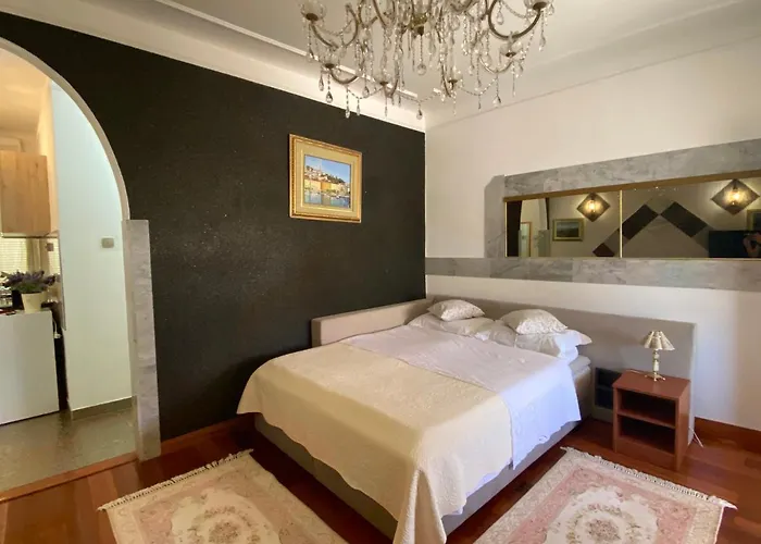 Apartman Naya *